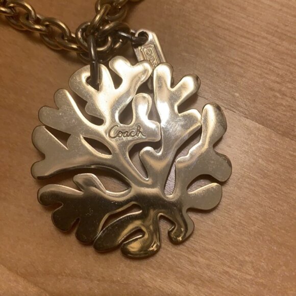 Coach pavé coral gold necklace - Picture 5 of 6